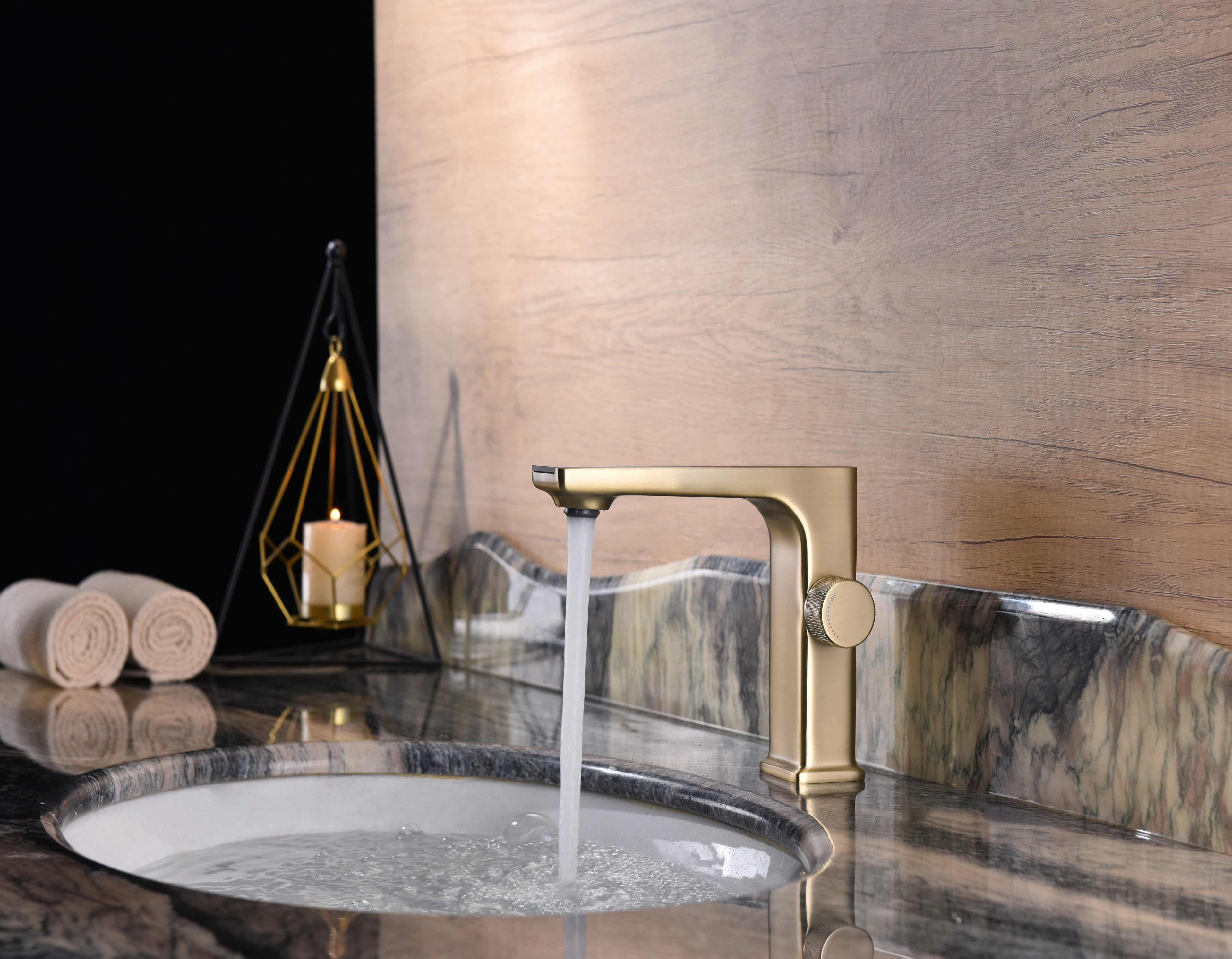 LARA| SINGLE HOLE BATHROOM  FAUCET WITH DIGITAL DISPLAY